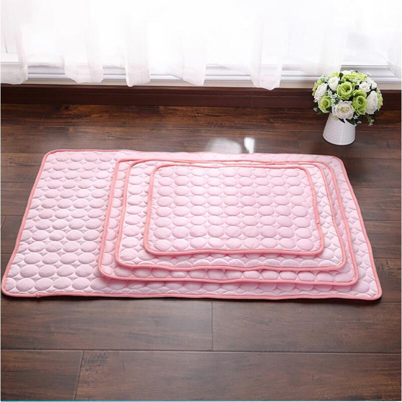 {{Tapis rafraîchissant pour chiens et chats}} – Produit tendance La Petite Trend.