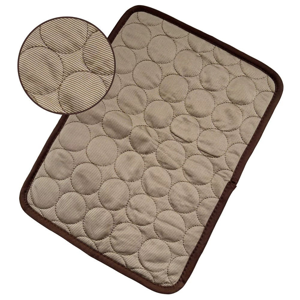 {{Tapis rafraîchissant pour chiens et chats}} – Produit tendance La Petite Trend.
